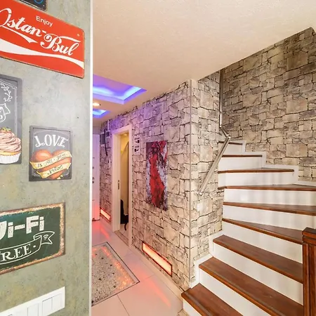 Apartman Stylish Duplex With Garden And Gazebo In Muratpasa