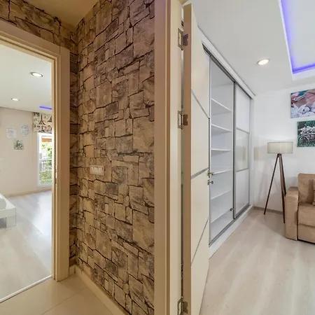 Stylish Duplex With Garden And Gazebo In Muratpasa Apartman