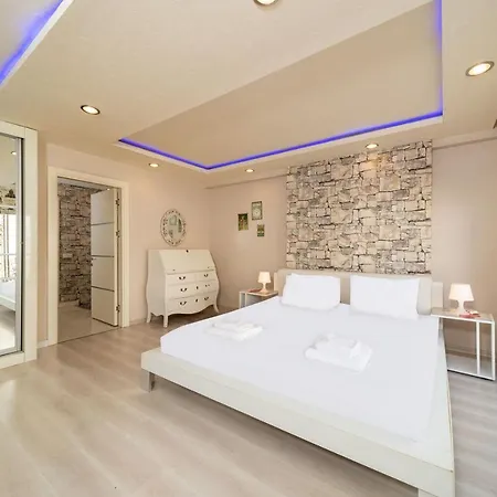 Stylish Duplex With Garden And Gazebo In Muratpasa Apartman *
